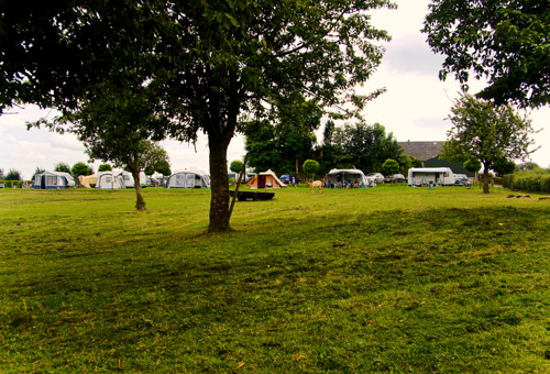 Hele camping vanuit de verte gezien